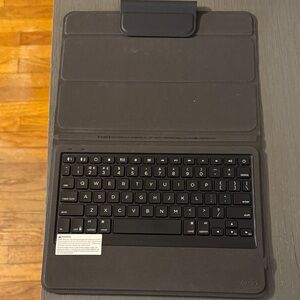 8th generation iPad case with keyboard